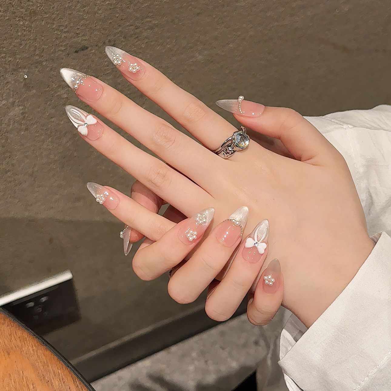 [Sweet Shiny Girl]   (Handmade press on nails)  Medium/Oval Nails 10pcs/set