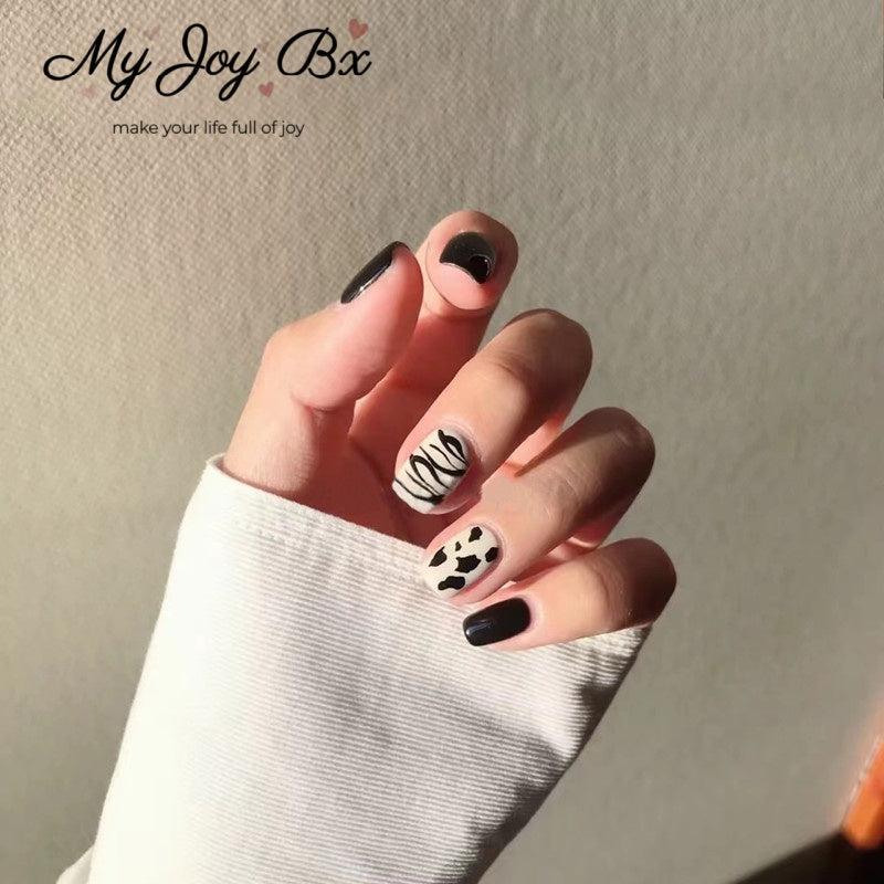 [Sweet Black White]  Short/Squoval press on nails  24pcs/set