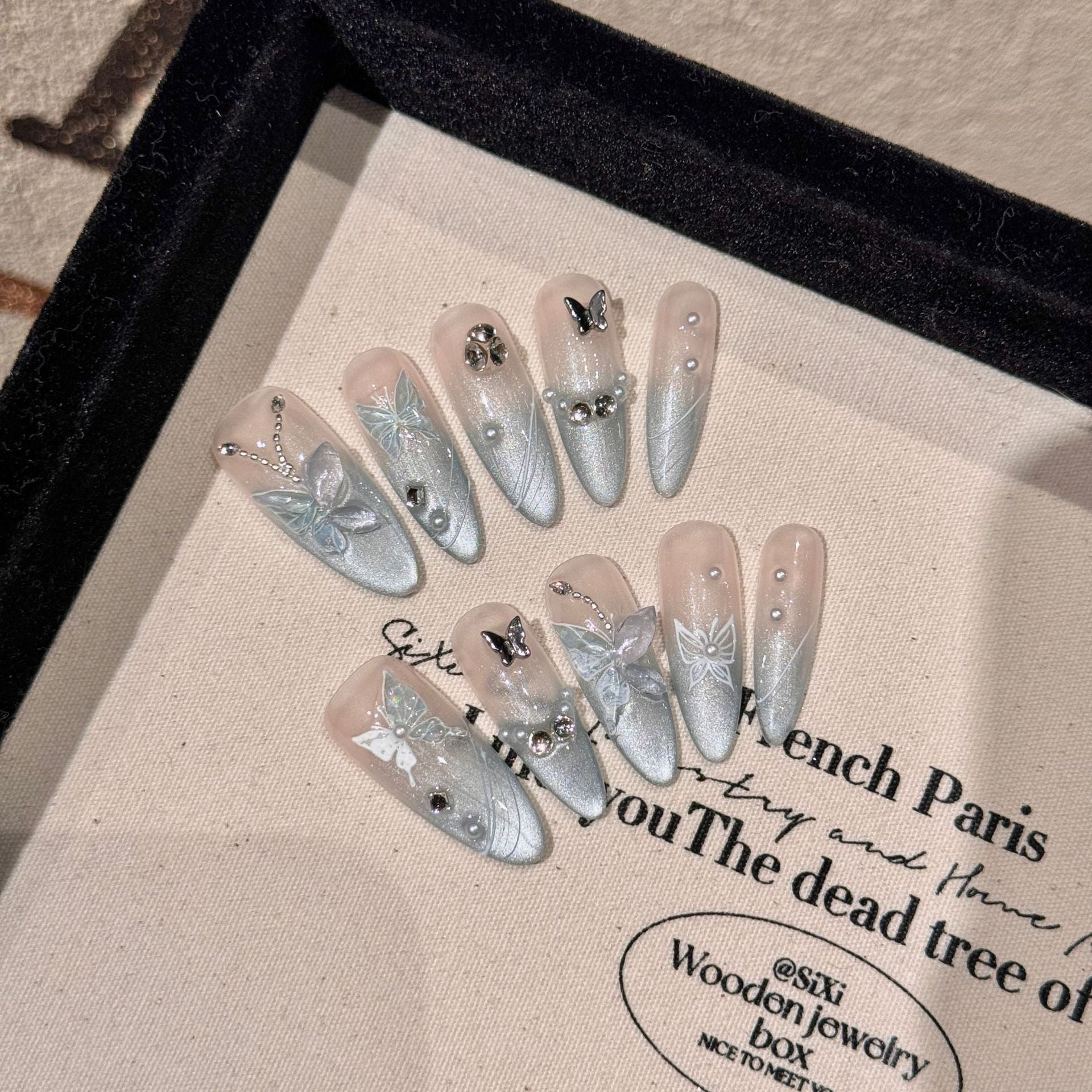 [Graceful Blue Cat Eye]   (Handmade press on nails)  Long/Stiletto Nails 10pcs/set