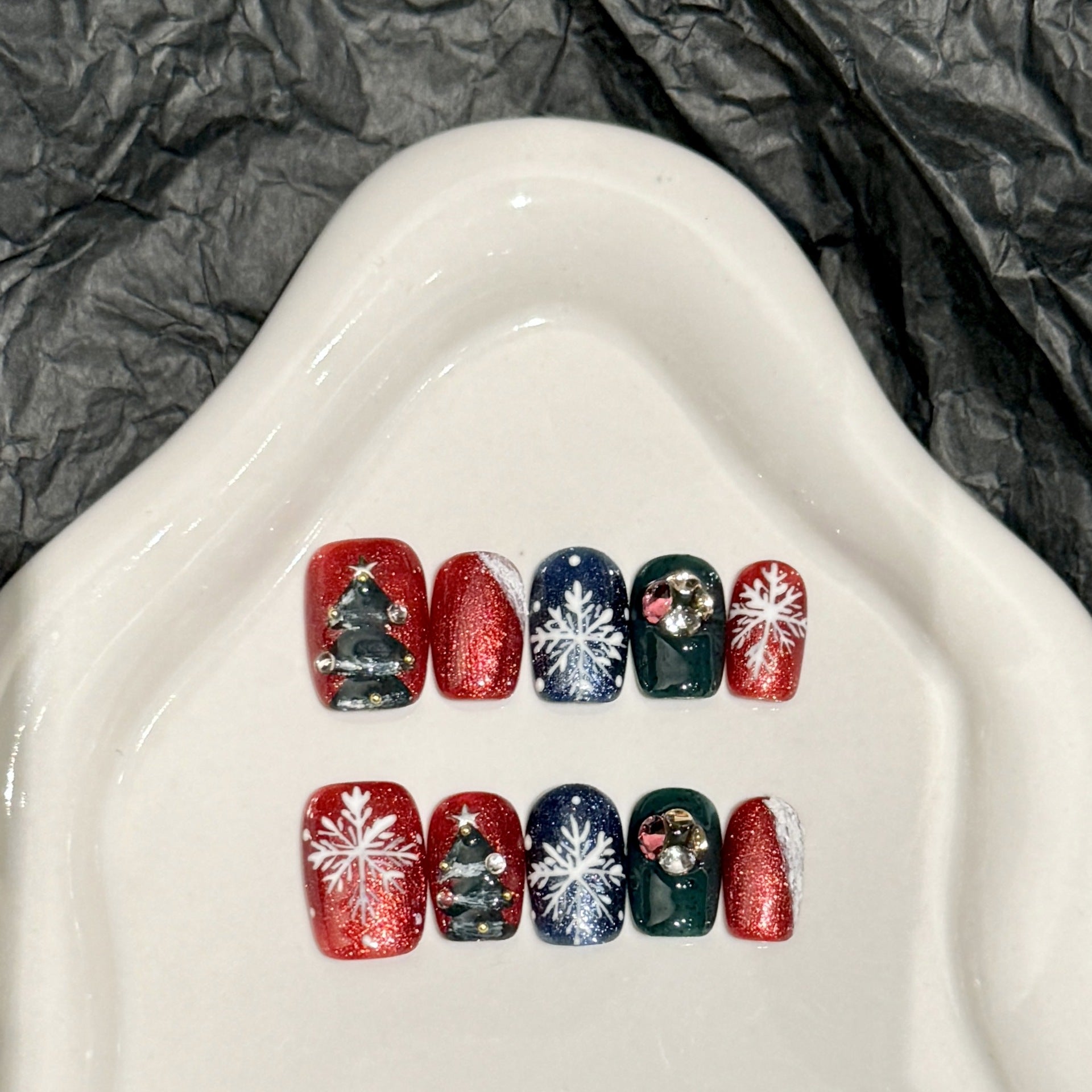 [Merry Christmas Snow]   (Handmade press on nails)  Short/Squoval Nails 10pcs/set