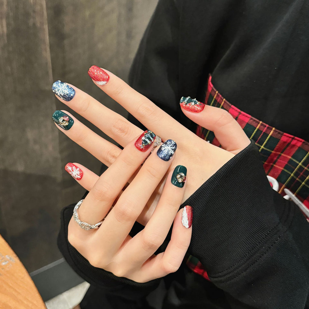 [Merry Christmas Snow]   (Handmade press on nails)  Short/Squoval Nails 10pcs/set