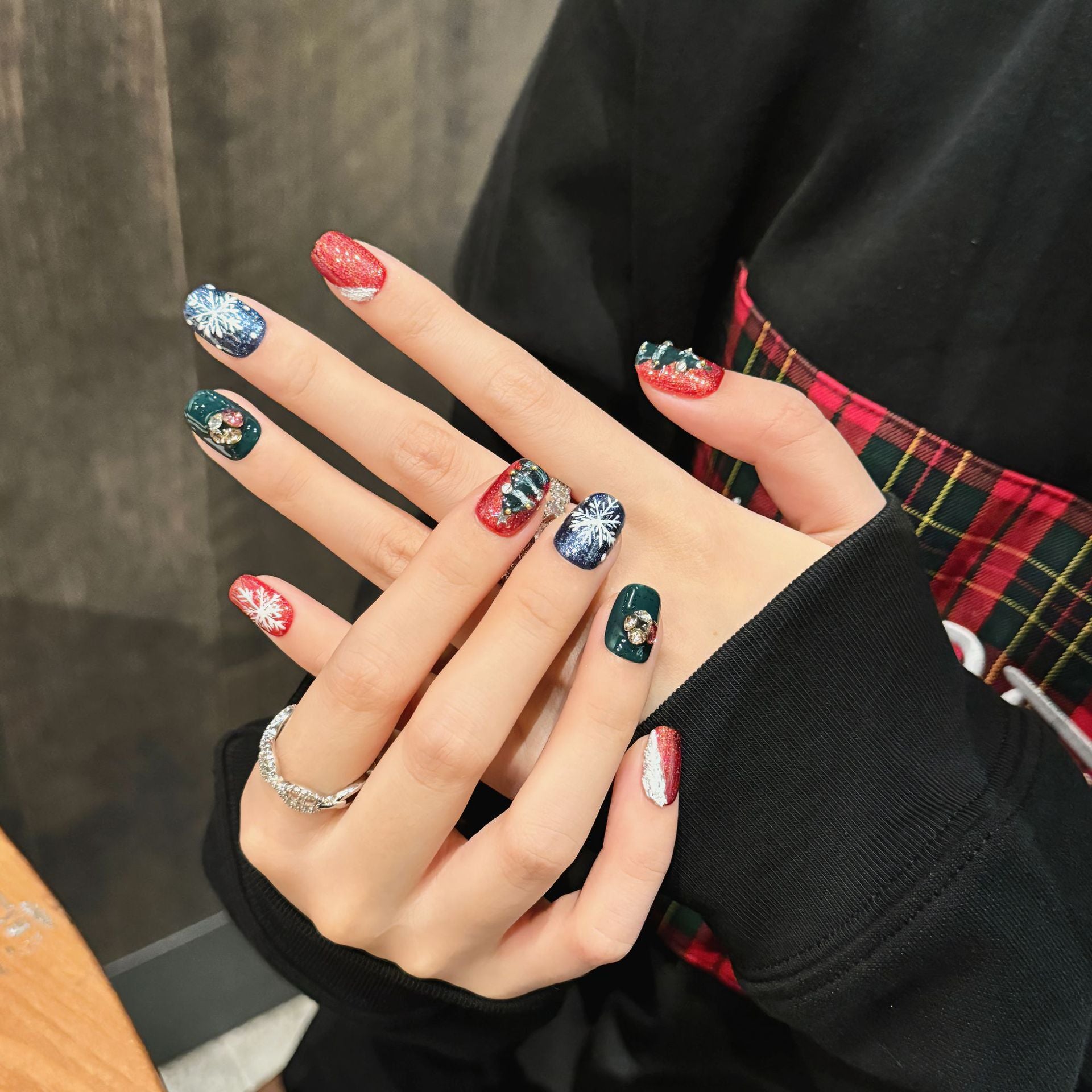 [Merry Christmas Snow]   (Handmade press on nails)  Short/Squoval Nails 10pcs/set