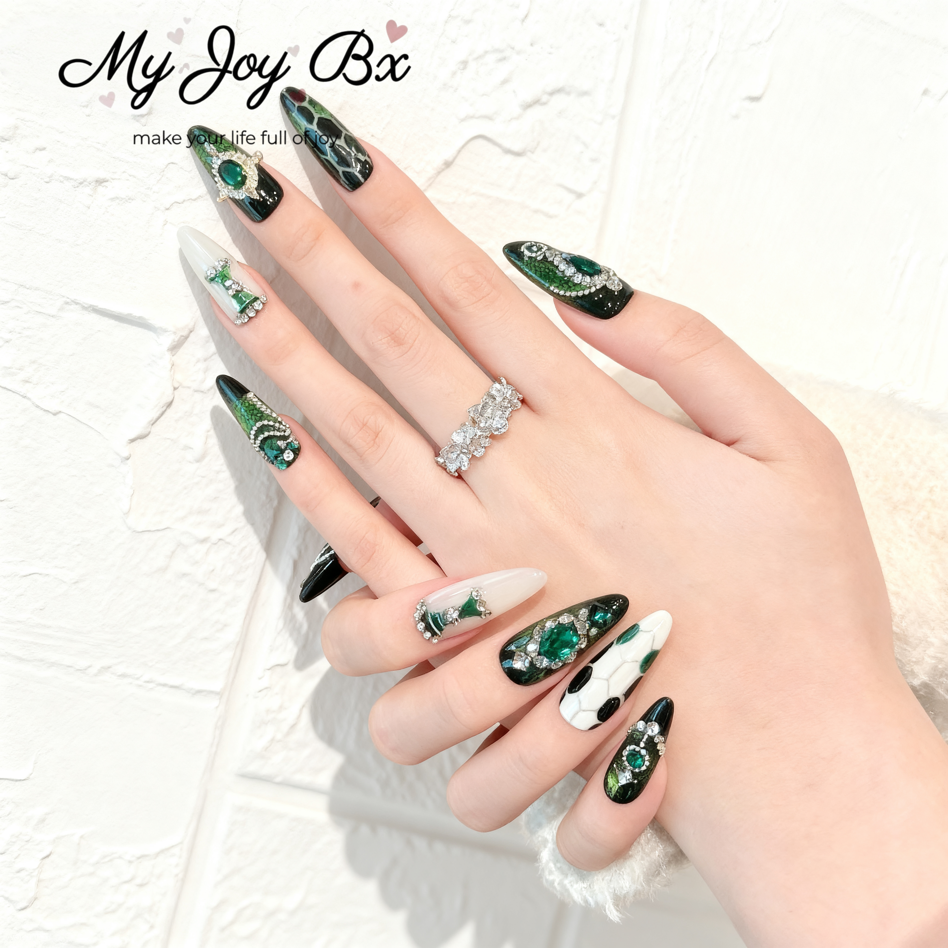 [Emerald Snake]   Long/Almond Handmade press on nails  10pcs/set